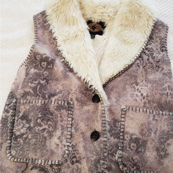 Cheyenne Collection Faux Fur and Suede Vest - Picture 1 of 15
